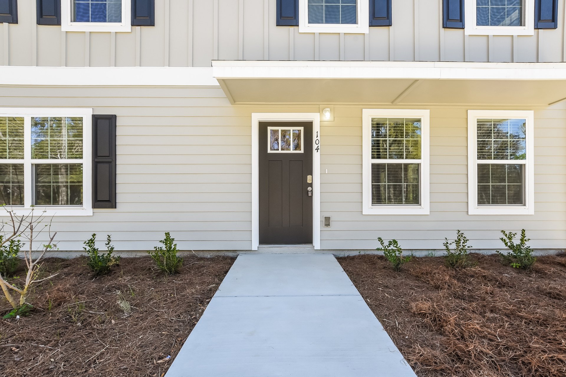 5-photo-Front-Entrance-19234296-f677-4109-ad35-742c2dcfbe03